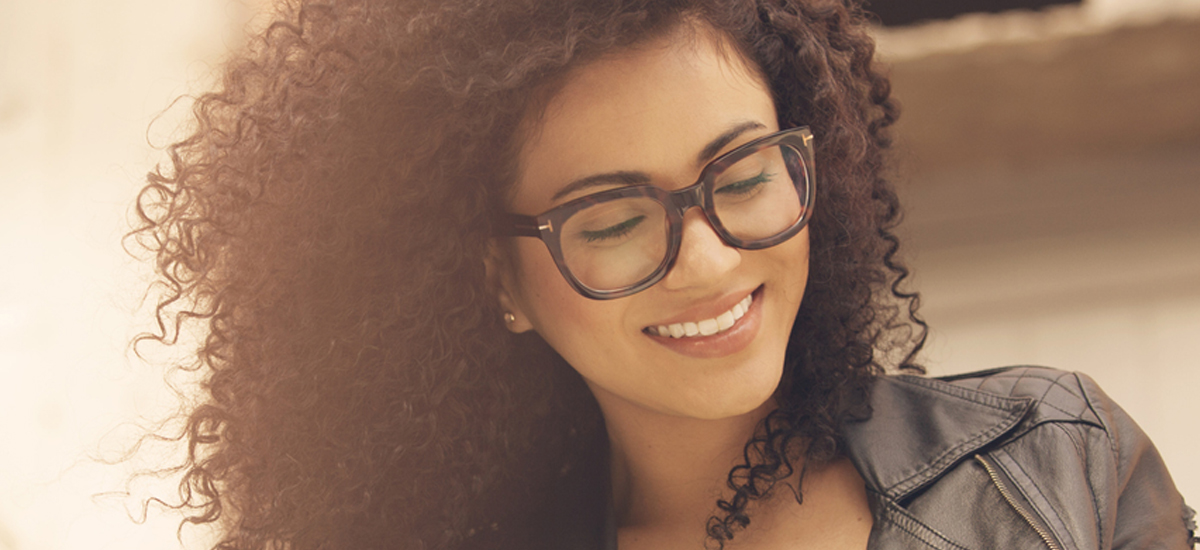 How Should Eyeglasses Fit With Your Eyebrows?