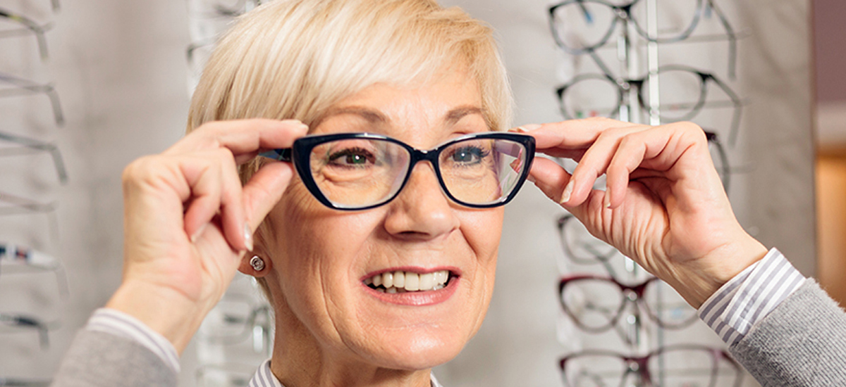 What Are the Advantages and Disadvantages of Trifocal Lenses?